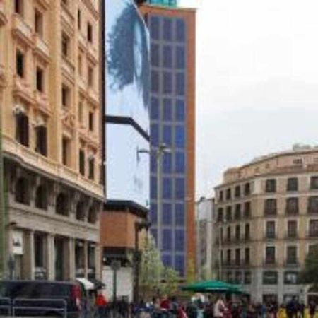 Apartamento Sotano En Gran Via Madrid Ngoại thất bức ảnh