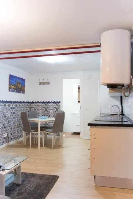 Apartamento Sotano En Gran Via Madrid Ngoại thất bức ảnh